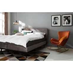 Jack & Alice Fauteuil bercant Skamby en Velours - Coloris Terre cuite | Confort et élégance pour votre intérieur -Pas Cher Fauteuils Magasin 1000123364 190404 17473100006 MOOD GALLERYIMAGES P000000001000123364 mood