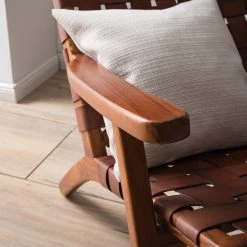 Fauteuil design Bourbourg en Cuir tressé et Teck massif, marron cognac - Ars Manufacti -Pas Cher Fauteuils Magasin 1000183947 200529 13234700005 DETAILS P000000001000183947