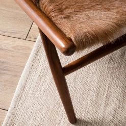 Fauteuil Design Howden en Poils de Vache et Teck Massif - Ars Manufacti -Pas Cher Fauteuils Magasin 1000183950 200529 13280100010 DETAILS P000000001000183950