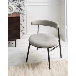 Studio Copenhagen – Fauteuil de jardin Embi en tissu gris et métal noir pour extérieur -Pas Cher Fauteuils Magasin 1000273447 220919 021 MOOD DETAILS P000000001000273447 mood