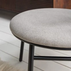 Studio Copenhagen – Fauteuil de jardin Embi en tissu gris et métal noir pour extérieur -Pas Cher Fauteuils Magasin 1000273447 220919 024 MOOD DETAILS P000000001000273447 mood