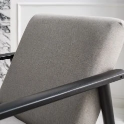 Fauteuil Etah - Tissu Gris et Hêtre Massif Noir | Design Confortable par Studio Copenhagen -Pas Cher Fauteuils Magasin 1000273473 220919 023 MOOD DETAILS P000000001000273473 mood