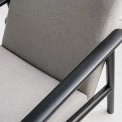 Fauteuil Etah - Tissu Gris et Hêtre Massif Noir | Design Confortable par Studio Copenhagen -Pas Cher Fauteuils Magasin 1000273473 220919 025 MOOD DETAILS P000000001000273473 mood