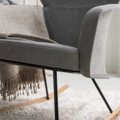 Fauteuil à bascule Mørteens Felin - Tissu Gris, Métal Noir, Hêtre Massif - Confort et élégance -Pas Cher Fauteuils Magasin 1000273480 220912 023 MOOD DETAILS P000000001000273480 mood